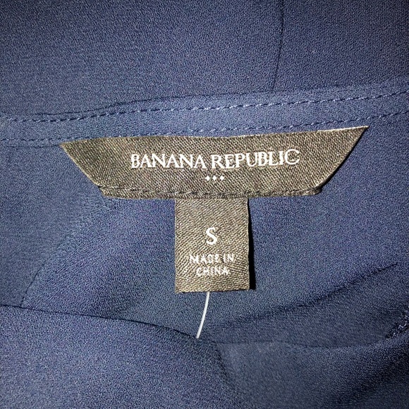 Banana Republic Factory navy blue pleated ruffle blouse with keyhole, Small - Picture 6 of 9